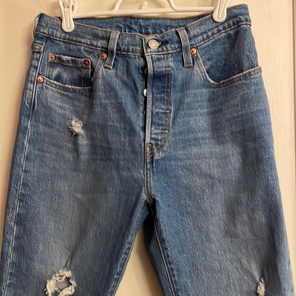 Levi’s 501 Crop Distressed Jean